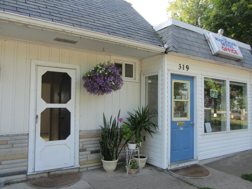 The Maplewood Motel Port Elgin Exterior photo