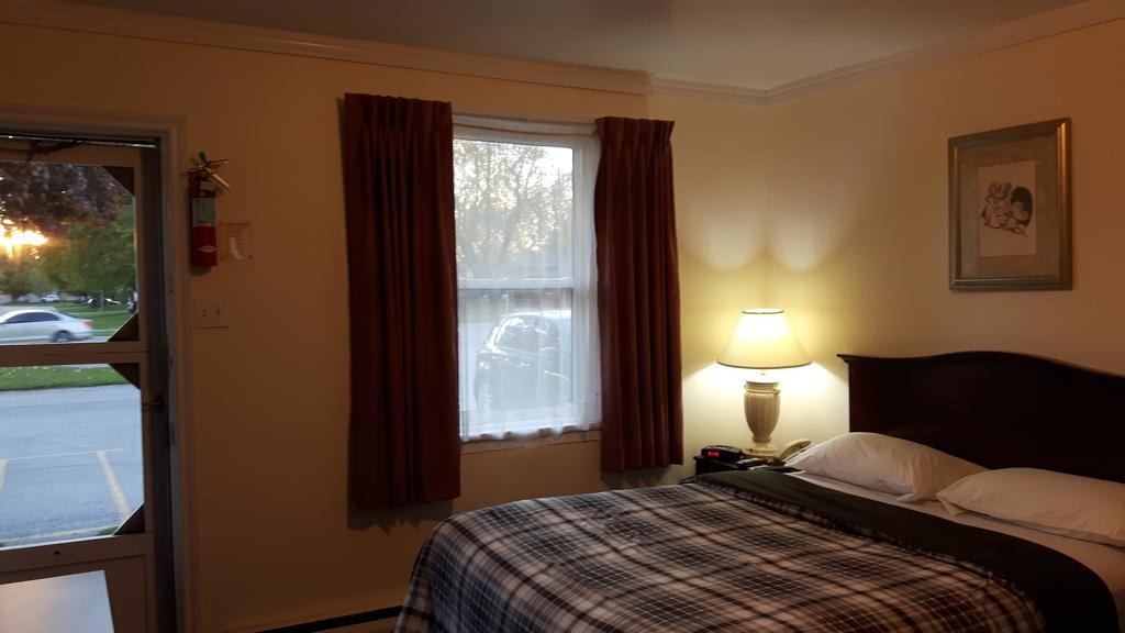 The Maplewood Motel Port Elgin Exterior photo