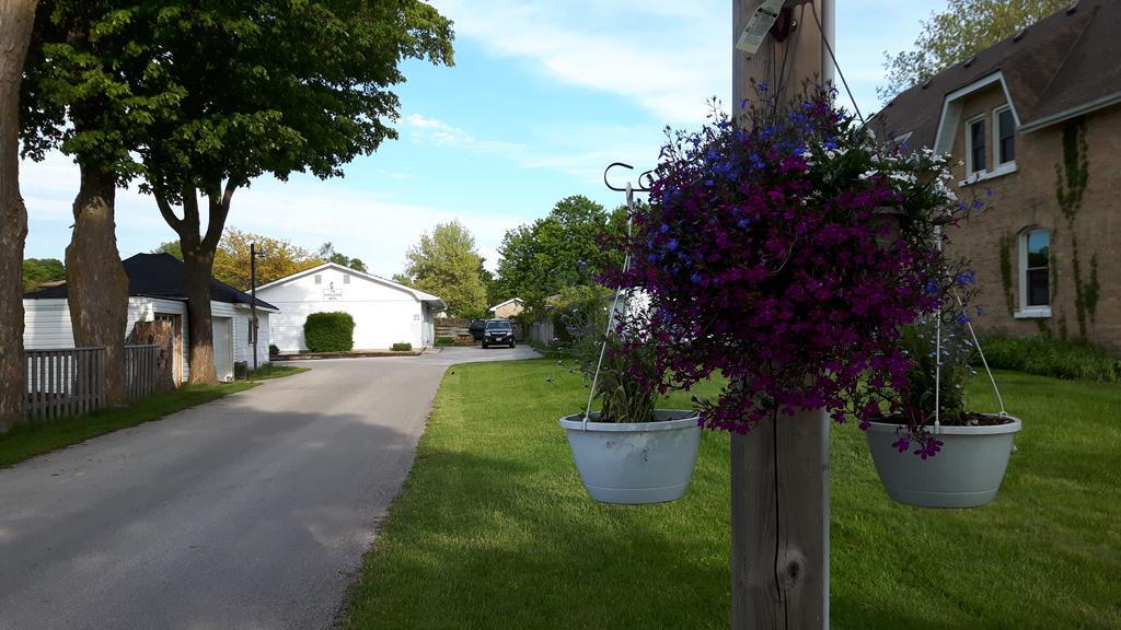 The Maplewood Motel Port Elgin Exterior photo