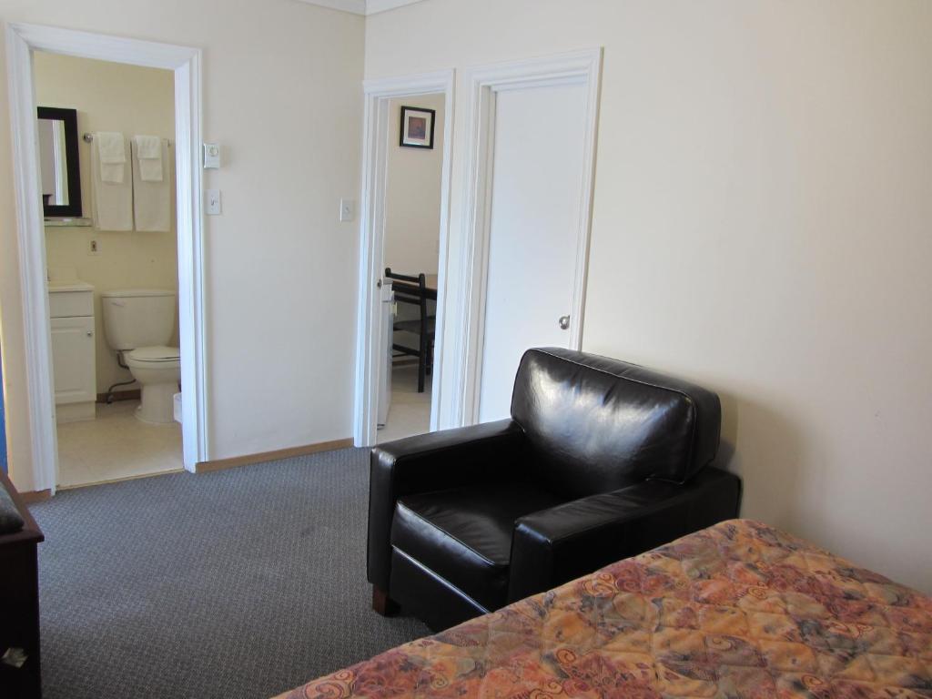The Maplewood Motel Port Elgin Room photo