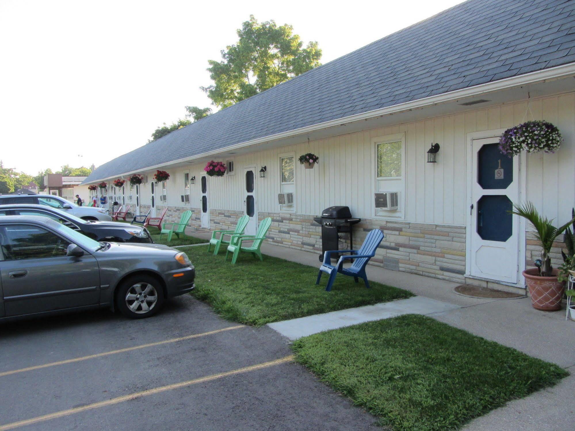 The Maplewood Motel Port Elgin Exterior photo